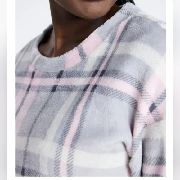 Pink and Gray Plaid Blanket - Picture 5 of 6